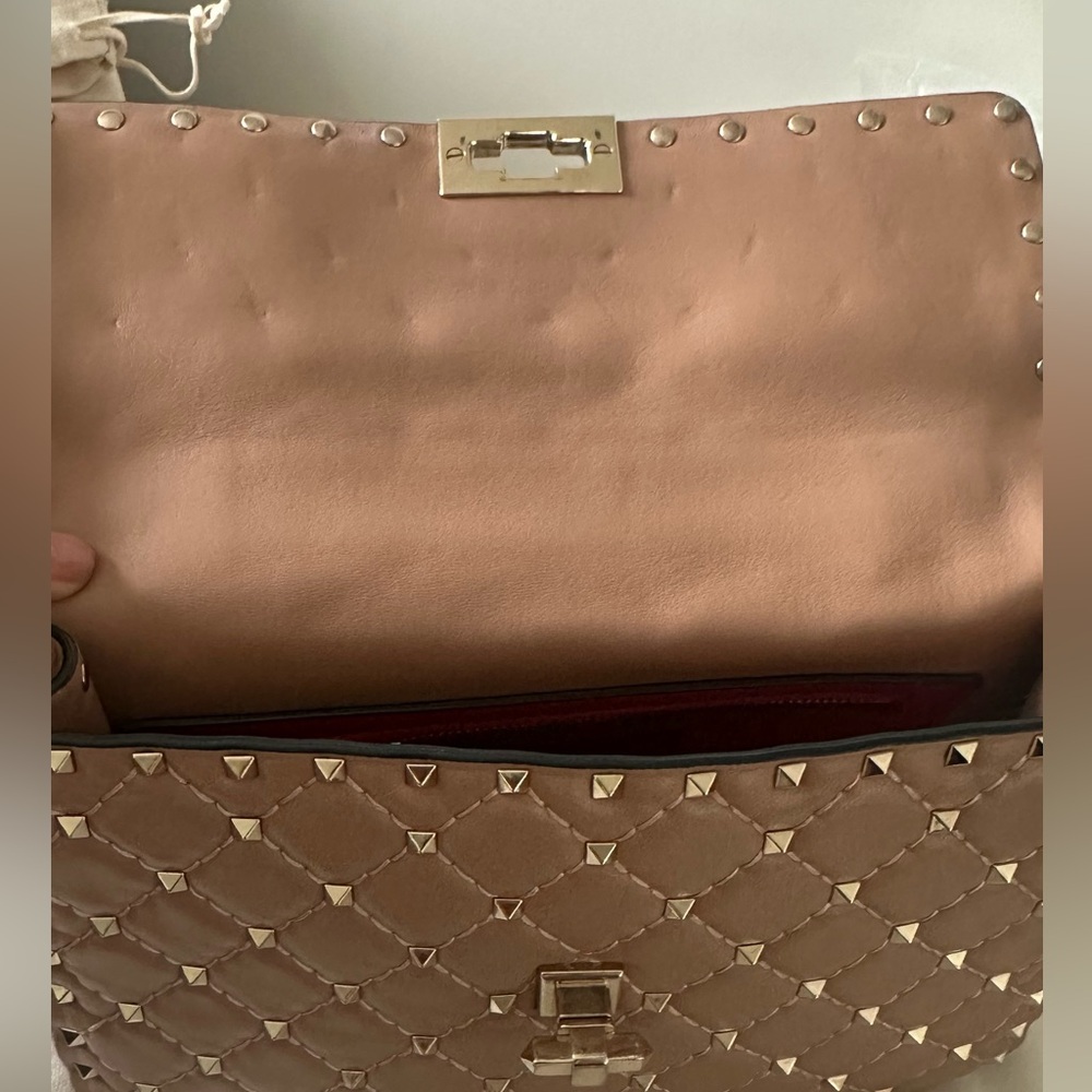 Valentino Garavani Medium Nappa Rockstud Spike Shoulder Bag - Picture 14 of 16